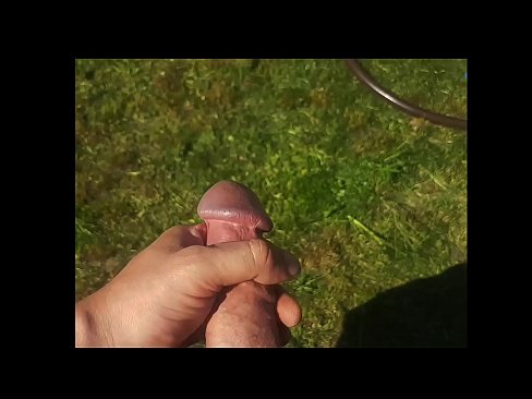 ❤️ Una guapa calenta es folla el seu cony rosa i es corre amb un esquitxat en un jardí d'estiu Súper sexe a nosaltres ca.chengchengsm4.top